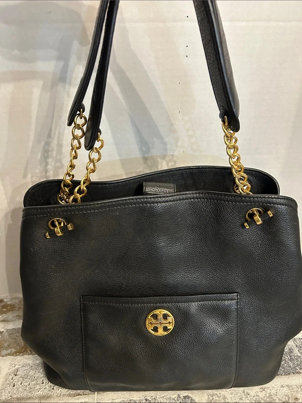 Tory Burch Chelsea Slouchy Black Pebbled Leather Tote Leather & Chain Handles